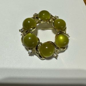 Vintage coro Pegasus jelly belly brooch